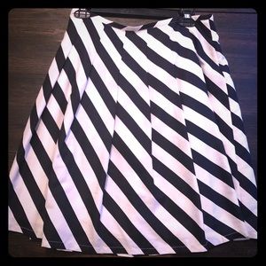 Dark navy and cream pleated skirt